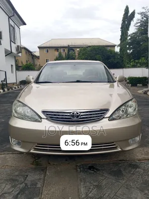 Toyota Camry 2005 Gold