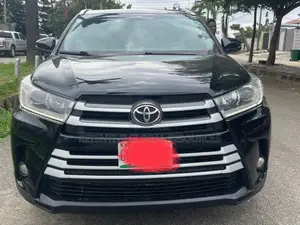 Toyota Highlander XLE 4dr SUV (3.5L 6cyl 6A) 2015 Black