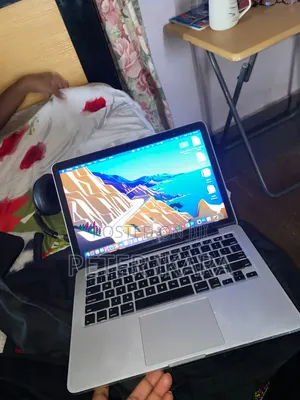 Laptop Apple MacBook Pro 2015 8GB Intel Core i5 SSD 256GB