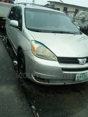 Toyota Sienna 2006 Gold
