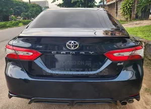 Toyota Camry 2018 Blue