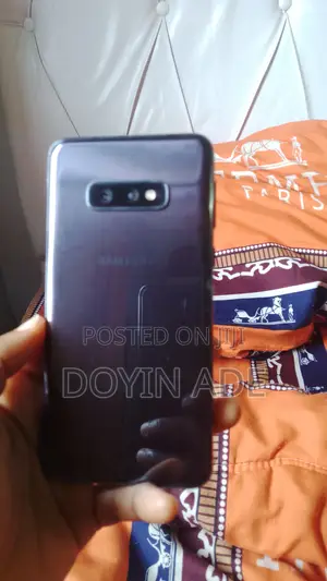 Samsung Galaxy S10e 128 GB Blue