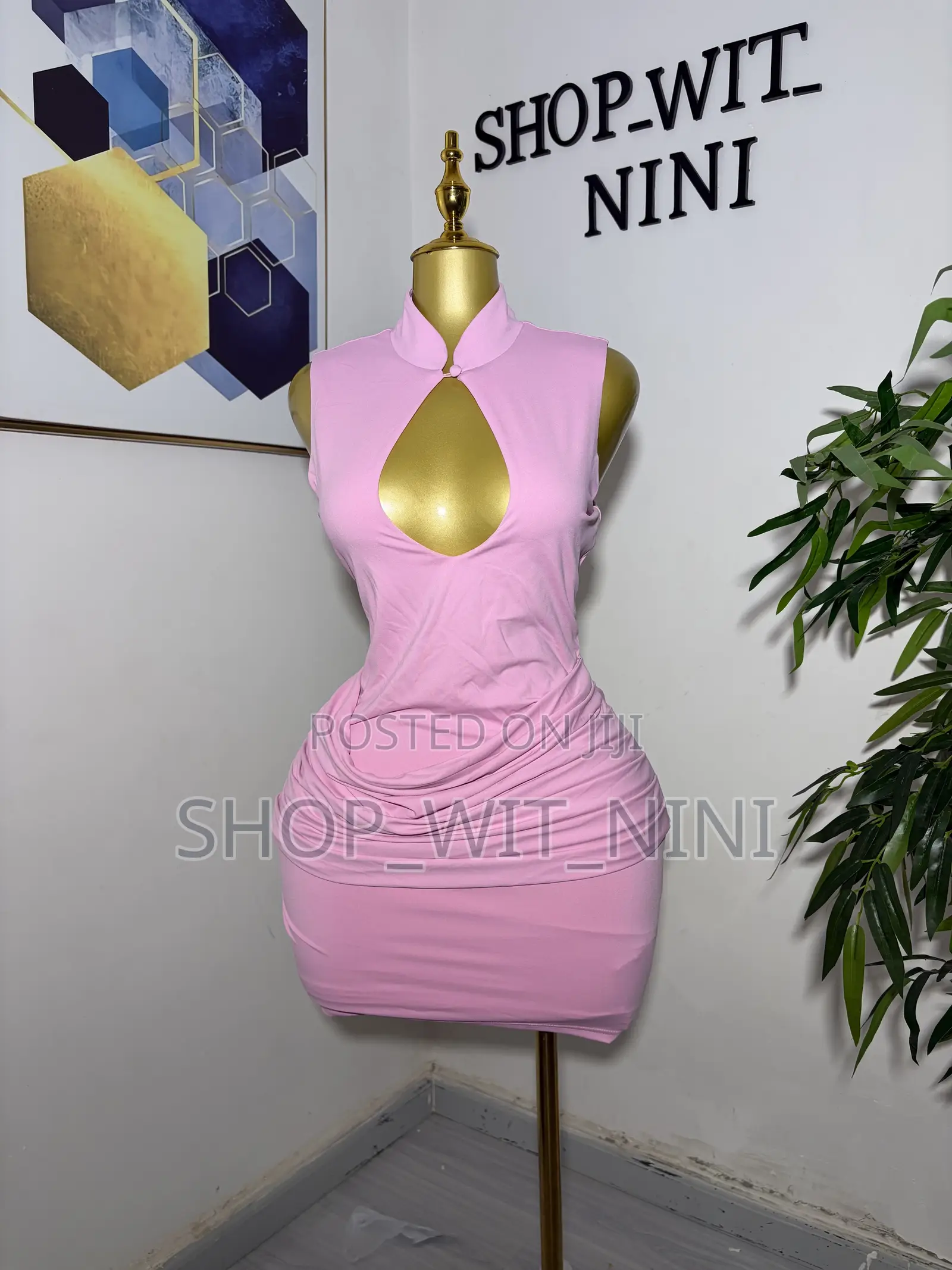 Missguided Sleeveless Mini Gown