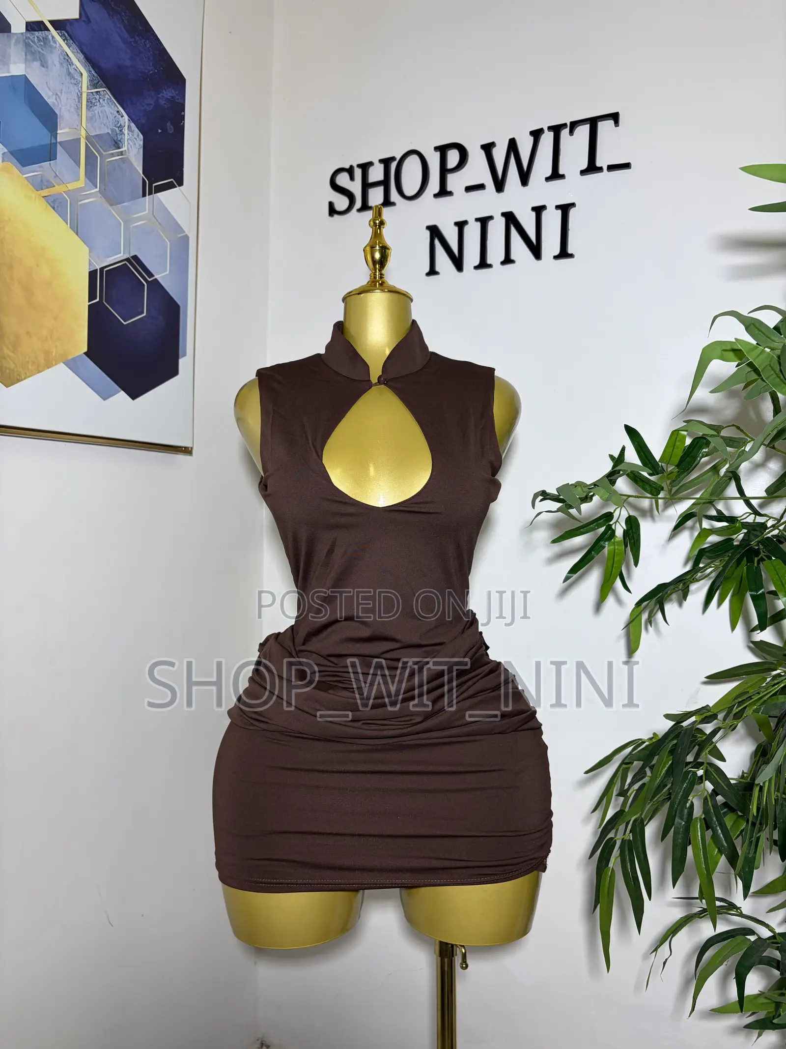 Missguided Sleeveless Mini Gown