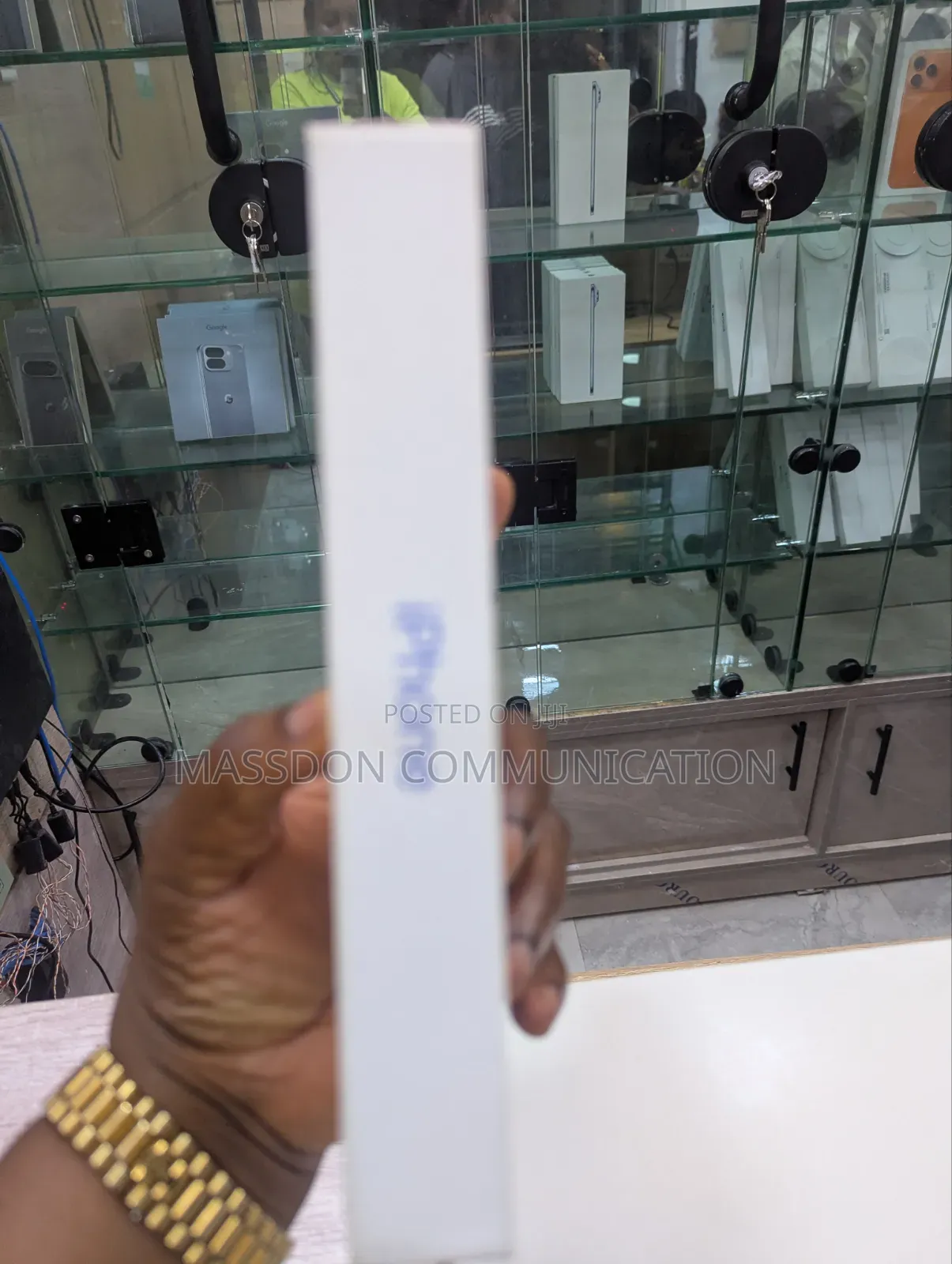 New Apple iPhone 16 Pro Max 1 TB Gold