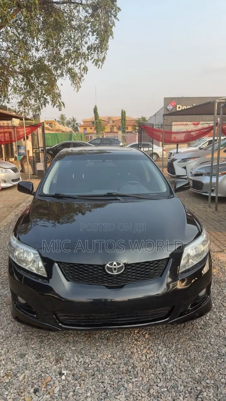 Toyota Corolla 2010 Black