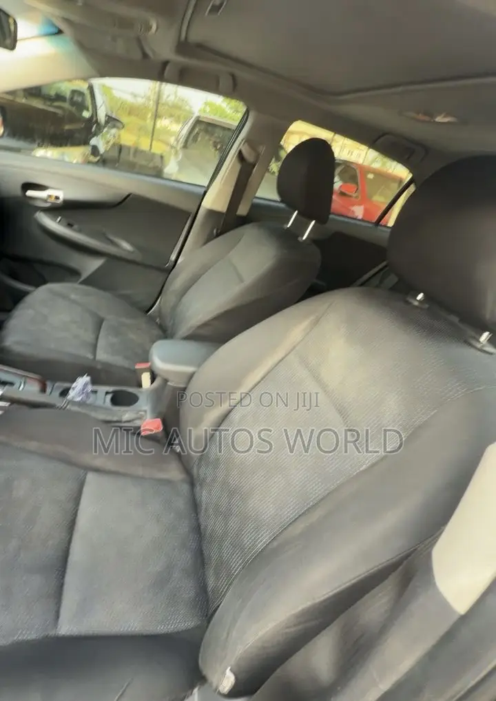 Toyota Corolla 2010 Black