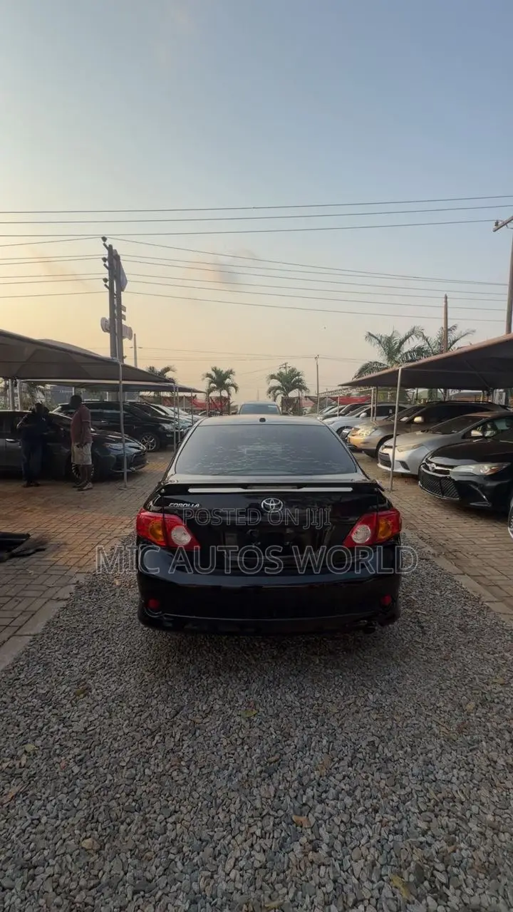 Toyota Corolla 2010 Black