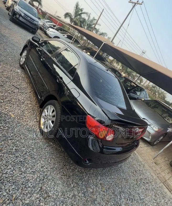 Toyota Corolla 2010 Black