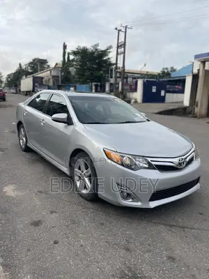 Toyota Camry SE 4dr Sedan (2.5L 4cyl 6A) 2012 Silver