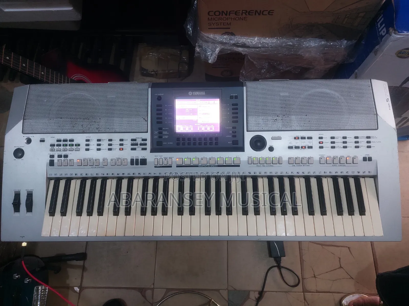 Yamaha Keyboard S700