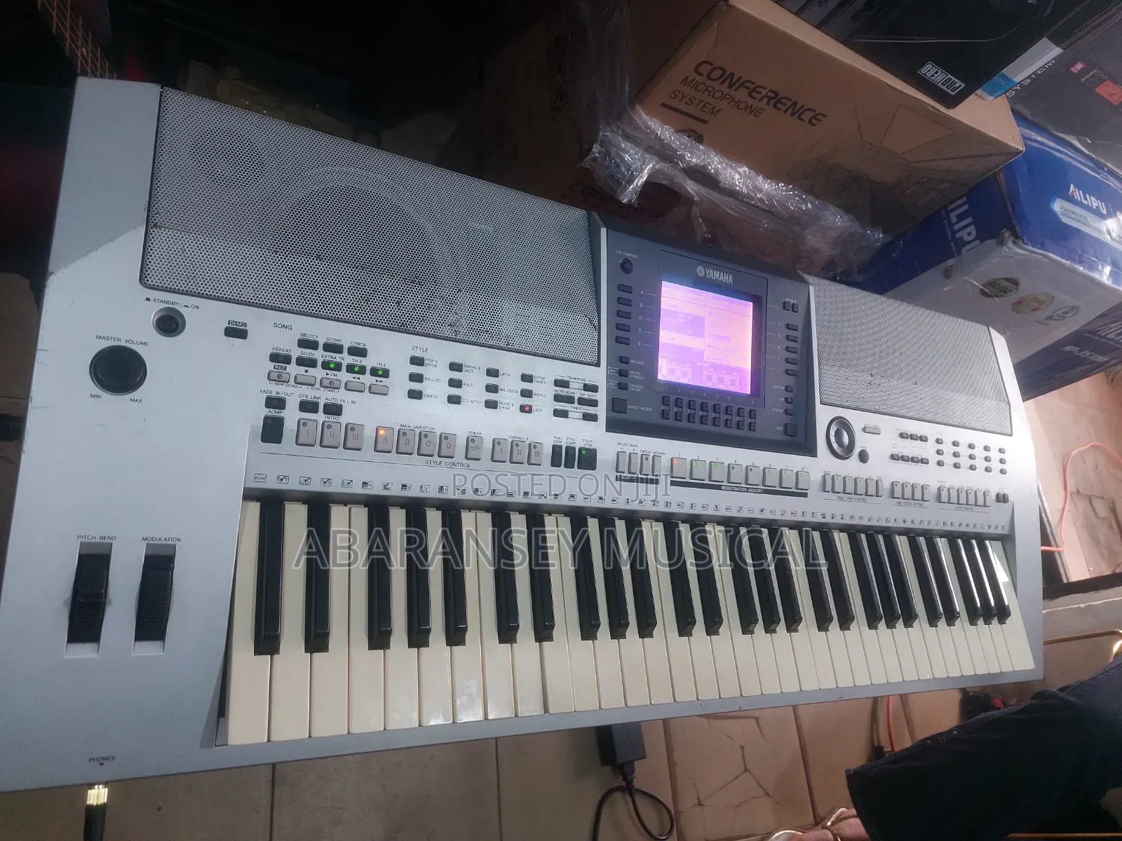 Yamaha Keyboard S700