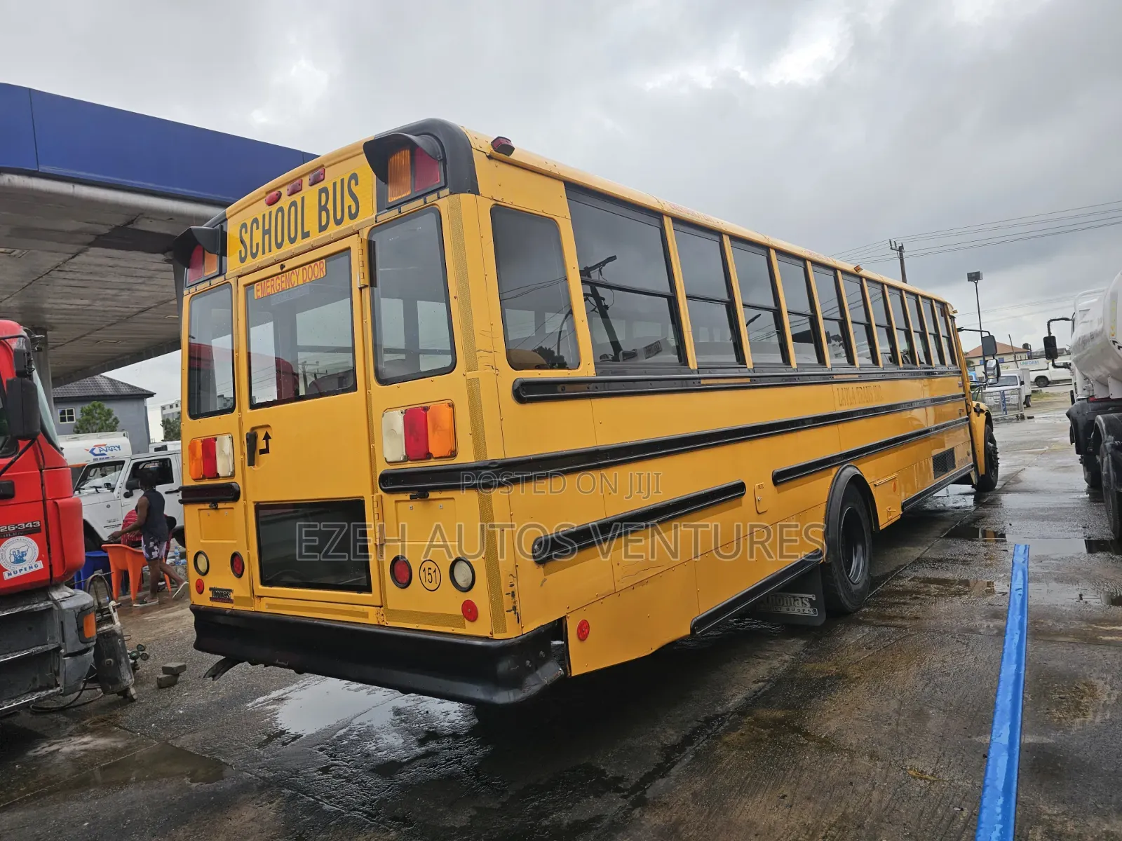Freightliner M2 Ameritrans 2010 Yellow