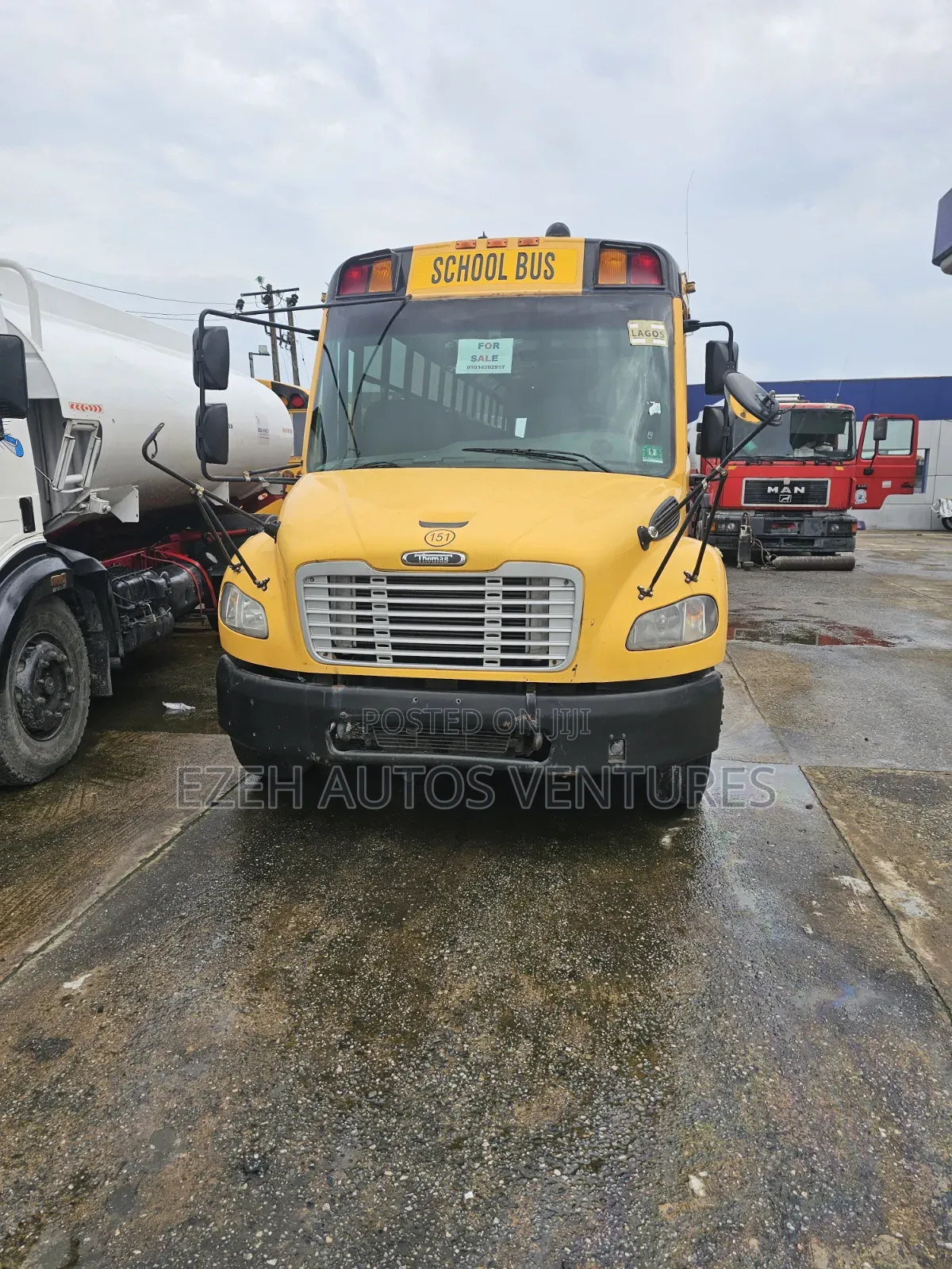 Freightliner M2 Ameritrans 2010 Yellow