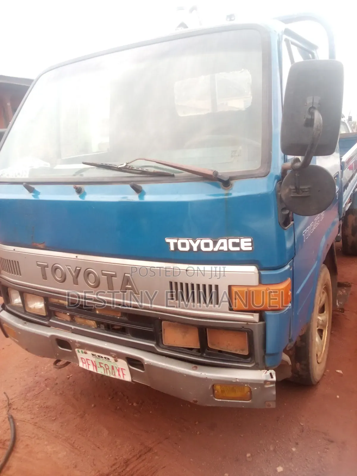 Toyota HiAce 2002 Blue
