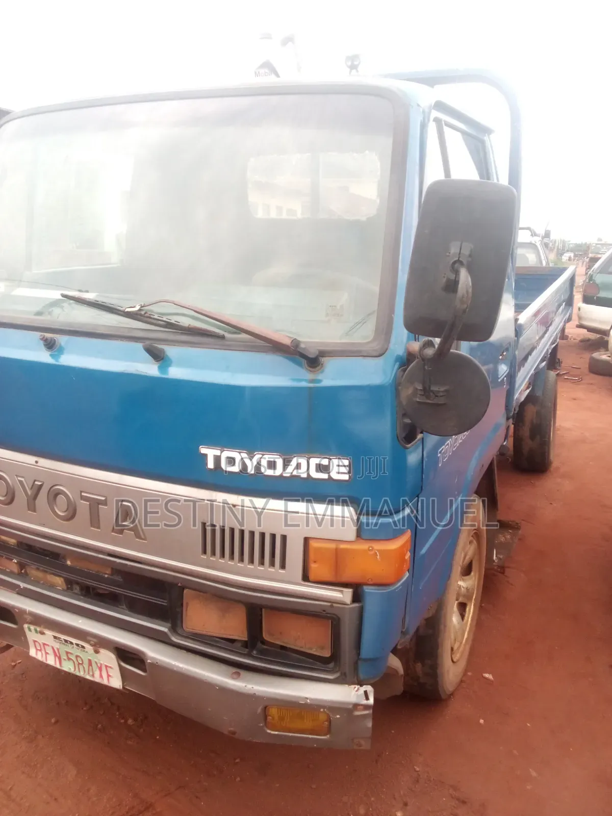 Toyota HiAce 2002 Blue