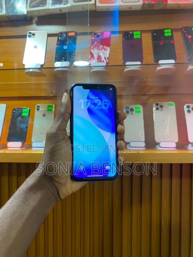Apple iPhone 11 64 GB Black