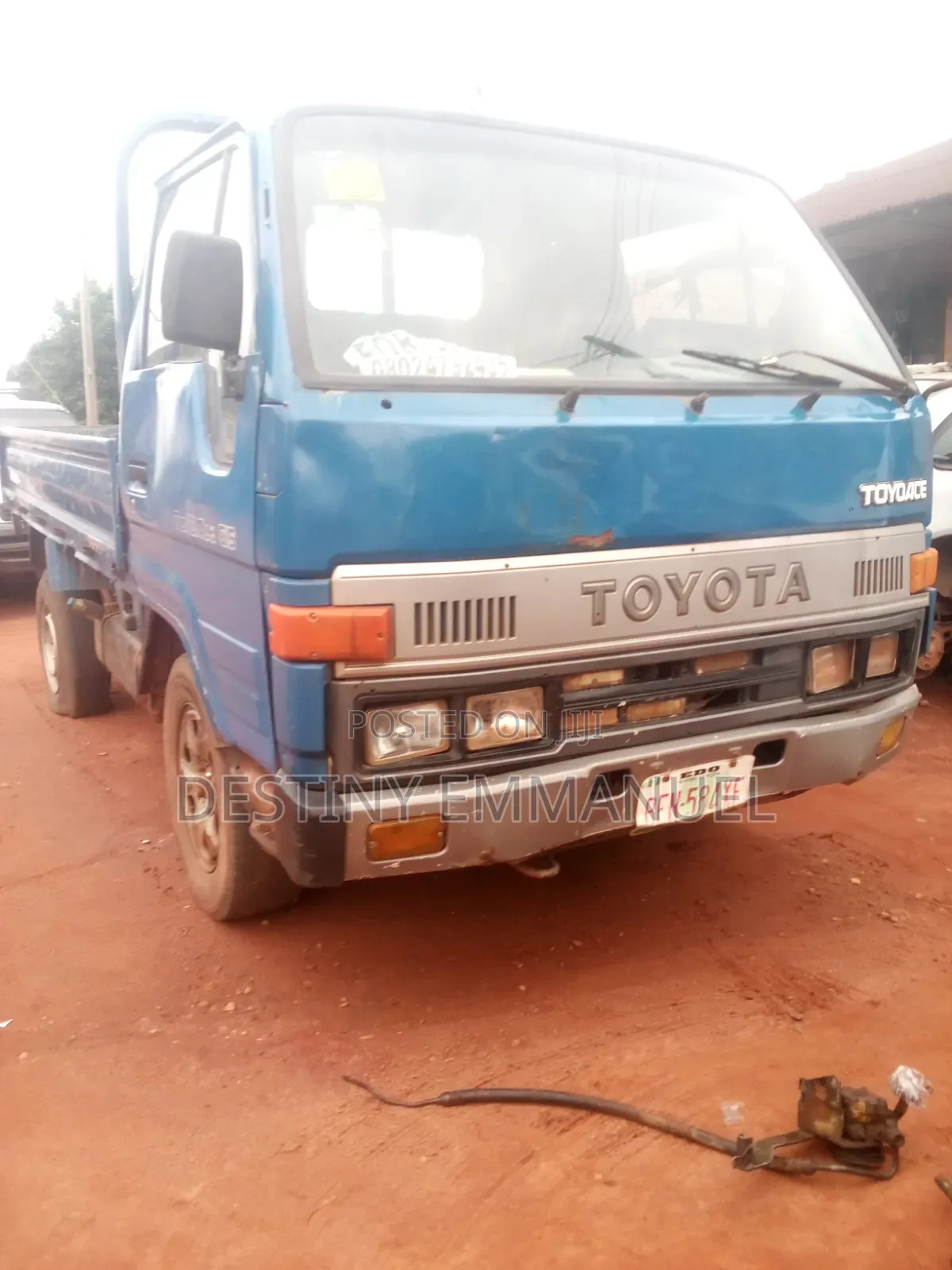 Toyota HiAce 2002 Blue