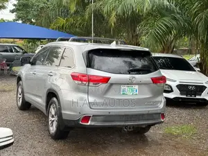 Toyota Highlander XLE V6 4x2 (3.5L 6cyl 6A) 2016 Silver