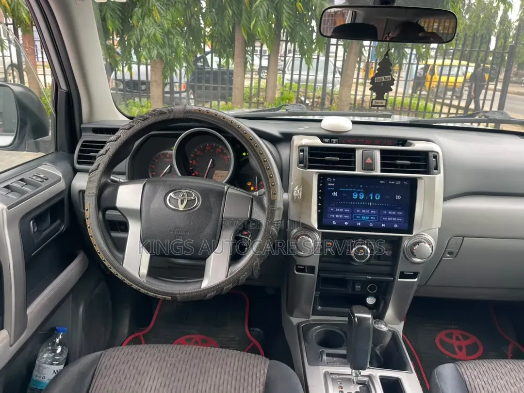 Toyota 4-Runner 2010 Silver