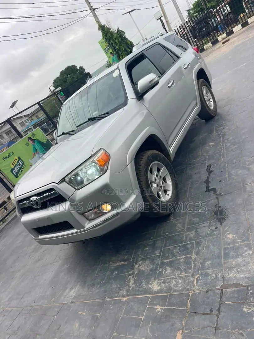 Toyota 4-Runner 2010 Silver