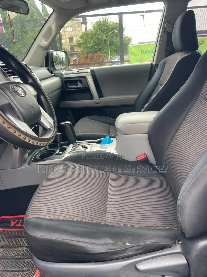 Toyota 4-Runner 2010 Silver