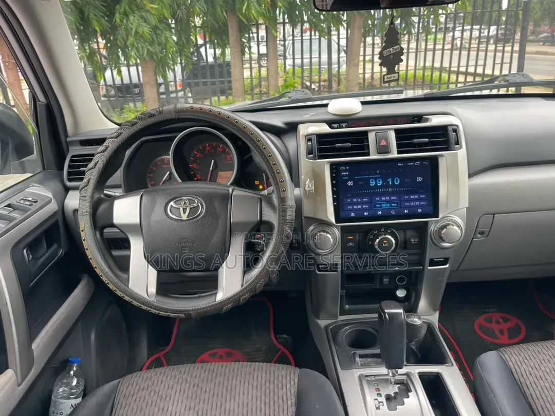 Toyota 4-Runner 2010 Silver