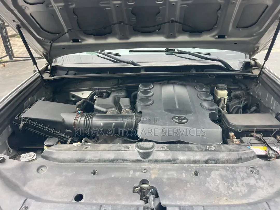 Toyota 4-Runner 2010 Silver