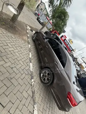 Mercedes-Benz E350 2015 Brown