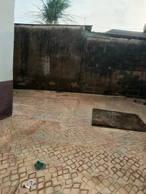 10bdrm Block of Flats in Goodluck Estate, Agric for sale