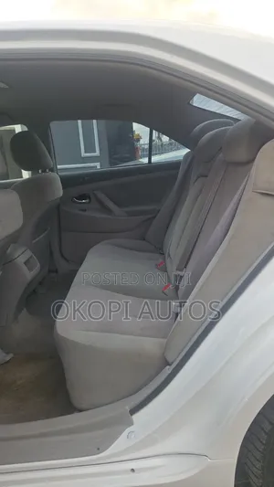 Toyota Camry LE 4dr Sedan (2.5L 4cyl 6AM) 2010 White