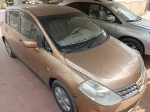 Nissan Tiida 1.6 2008 Gold