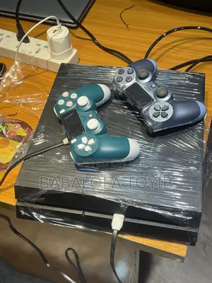Ps4 Fat Black With Color Pads