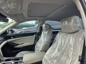 Honda Accord 2018 White