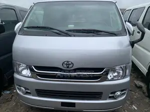 Toyota HiAce 2016 Silver