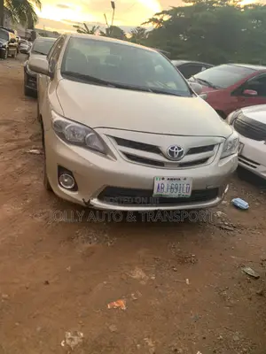 Toyota Corolla LE 4dr Sedan (1.8L 4cyl 4A) 2012 Gold