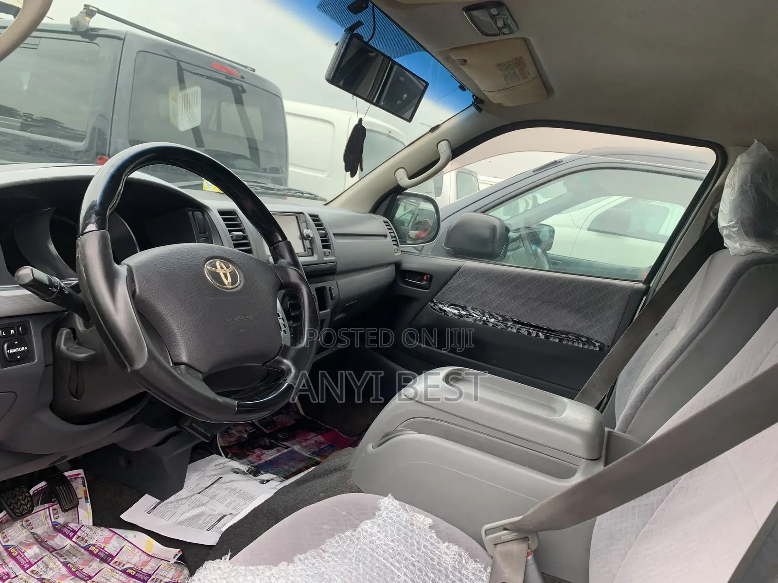 Toyota HiAce 2016 Silver