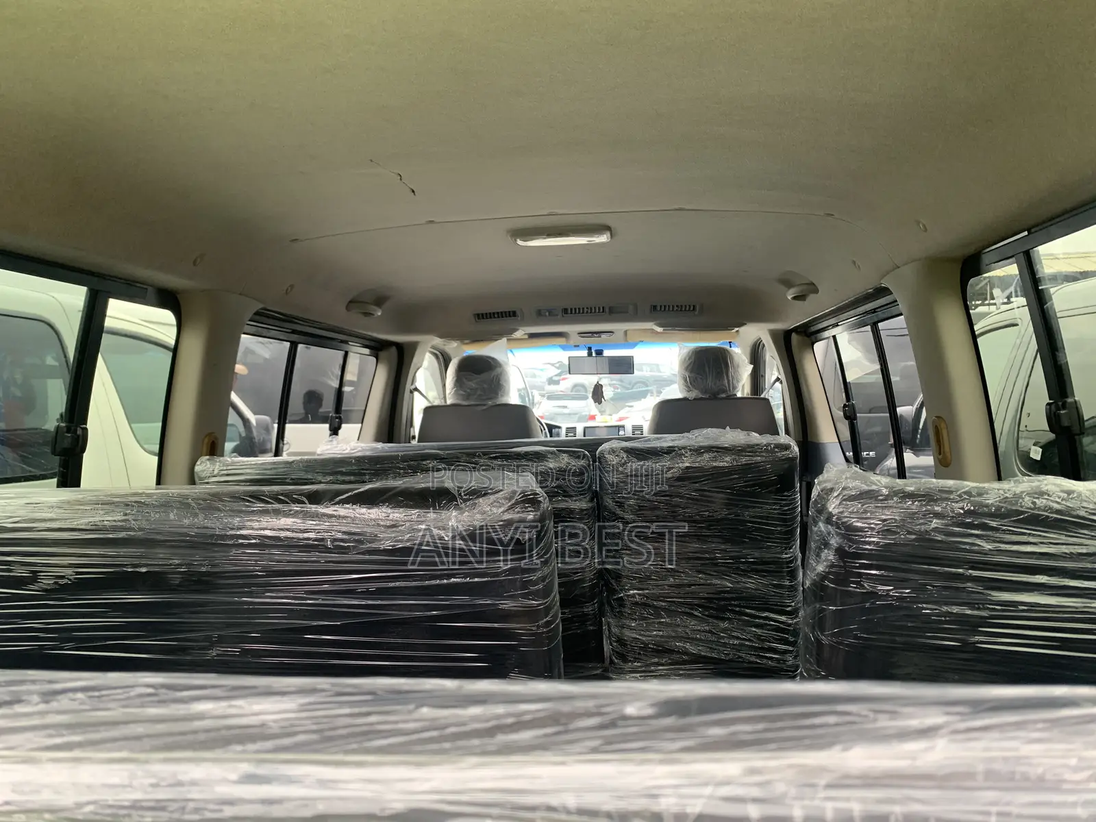 Toyota HiAce 2016 Silver