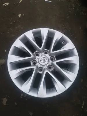 Toyota Camry 18 Rim 2023/2024 Follow Come