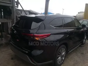 Toyota Highlander Platinum 2021 Black