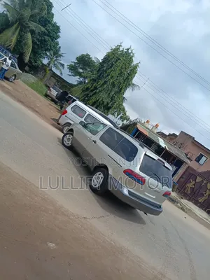 Toyota Sienna 2002 Silver