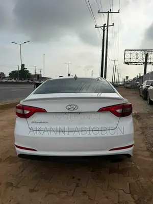 Hyundai Sonata Base Sedan FWD (2.4L 4cyl 6A) 2016 White