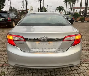 Toyota Camry XLE 4dr Sedan (2.5L 4cyl 6A) 2013 Silver