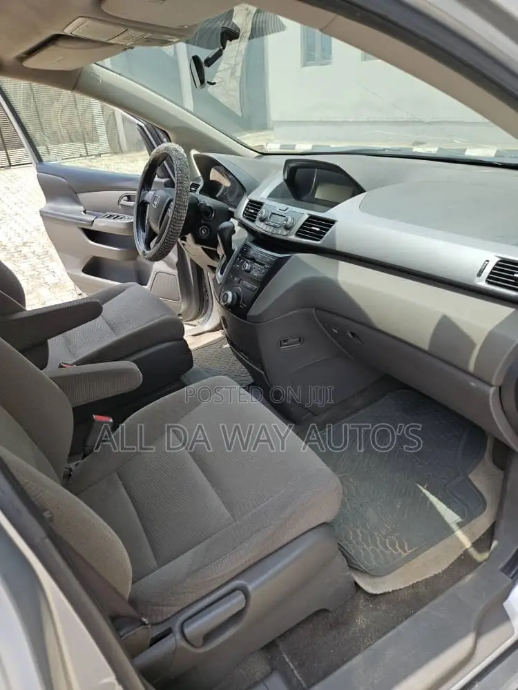 Honda Odyssey 2011 Silver