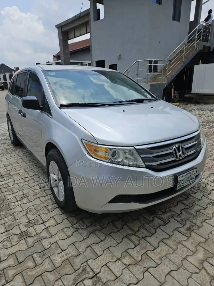 Honda Odyssey 2011 Silver