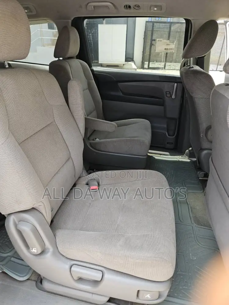 Honda Odyssey 2011 Silver