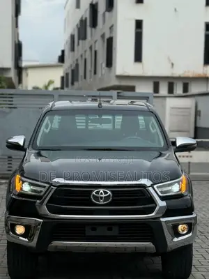 Toyota Hilux 2022 Black
