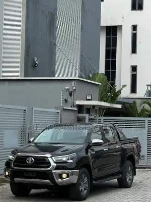 Toyota Hilux 2022 Black