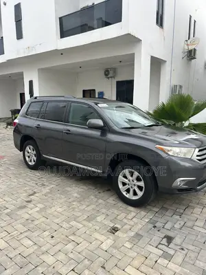 Toyota Highlander SE 3.5L 4WD 2013 Gray