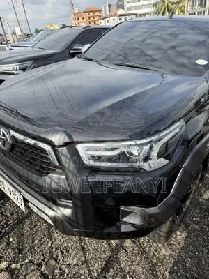 Toyota Hilux Revo Double Cab Deisel 2.4 AWD 2022 Black